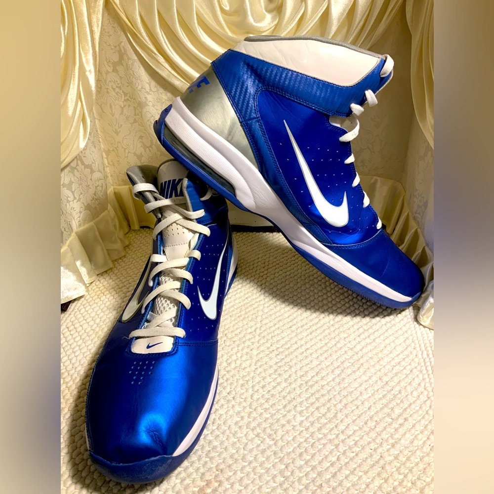 NIKE AIR MAX